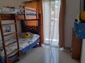 Se vende espaciosa casa en Residencial de Rohrmoser 24-60