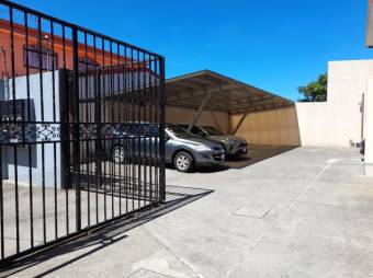 Se vende espaciosa casa en Residencial de Rohrmoser 24-60