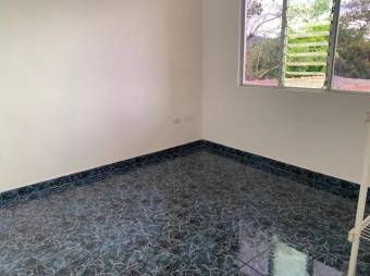 Se vende espaciosa casa con terraza y patio en Residencial de Piedades en Santa Ana 23-2896