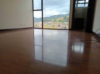 Se vende moderno y espacioso apartamento en condominio de Bello Horizonte en Escazú 23-2619