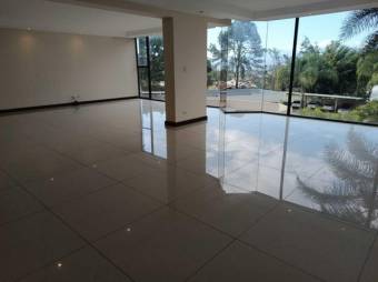 Se vende moderno y espacioso apartamento en condominio de Bello Horizonte en Escazú 23-2619