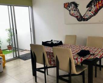 Se vende espacioso apartamento para inversión en condominio de Mata Redonda en San José 24-243