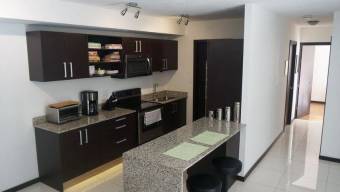 Se vende moderno y espacioso apartamento en condominio de Rio Oro en Santa Ana 23-2337