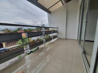 Se vende espacioso apartamento para inversión en Pozos de Santa Ana 23-207