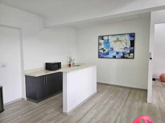 Se vende moderno y espacioso apartamento en Torre de condominio en Curridabat 24-154 