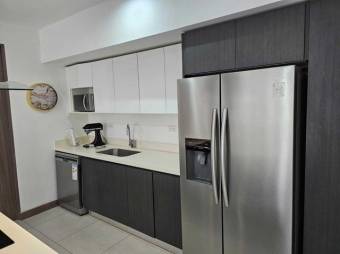 Se vende moderno y espacioso apartamento en Torre de condominio en Curridabat 24-154 