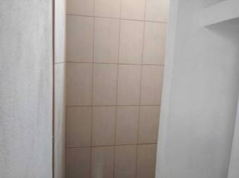 Se vende espaciosa casa de 3 niveles con uso de suelo mixto en Merced de San José 24-853