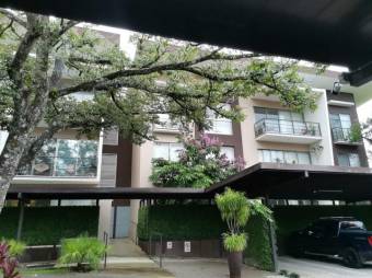 Se vende moderno y espacioso apartamento en condominio de Brasil en Santa Ana 23-2339