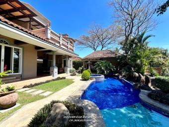 CR Parque Valle Del Sol luxury home for rent or sale