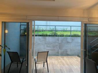 Se vende espaciosa casa con patio y terraza en condominio de San Rafael de Escazú 24-1255