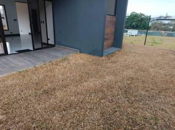 Se vende moderna casa para estrenar  en condominio de Curridabat