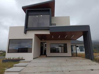 Se vende moderna casa para estrenar  en condominio de Curridabat