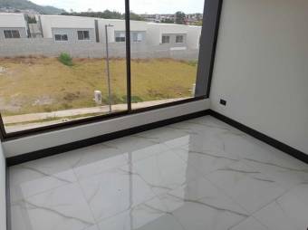 Se vende moderna casa para estrenar  en condominio de Curridabat 24-1279