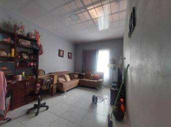 Se vende espaciosa con amplio patio en Ángeles de San Rafael 24-1267