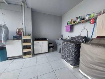 Se vende espaciosa con amplio patio en Ángeles de San Rafael 24-1267