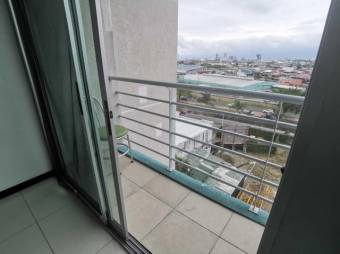 Se vende moderno y espacioso apartamento en condómino de San Sebastián en San José 23-2404