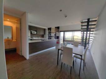 Se vende moderno y espacioso apartamento en condominio de Brasil en Santa Ana 23-3027