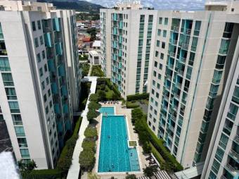 Se vende espacioso apartamento en moderno condominio de San Sebastián en San José 23-637