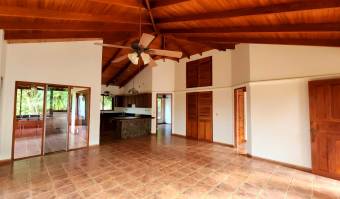 Beautiful house with pool for sale in "Vista Atenas", Alajuela.