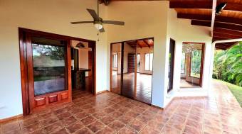 Beautiful house with pool for sale in "Vista Atenas", Alajuela.