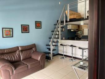 Se vende espacioso apartamento en condominio ubicado en Rio Oro de Santa Ana 23-768