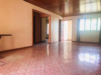 Se vende amplia propiedad con casa y un apartamento en San Pedro de Barva 24-1235