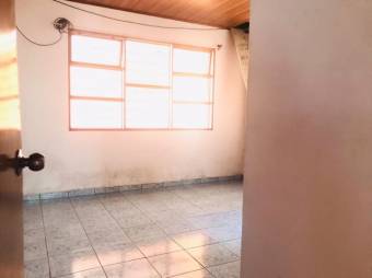 Se vende amplia propiedad con casa y un apartamento en San Pedro de Barva 24-1235