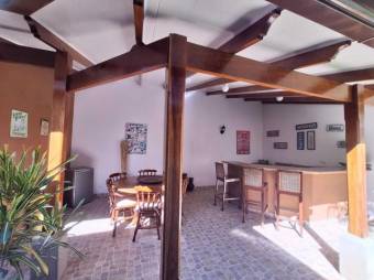 Se alquila moderna y espaciosa casa amueblada en condominio de San Joaquín en Flores 24-1139