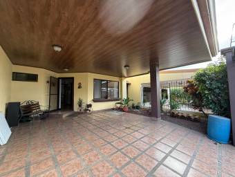 Venta de Casa en San Roque, Heredia. RAH 25-1222