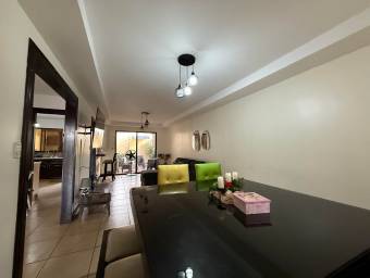 Venta de Casa en San Roque, Heredia. RAH 25-1222