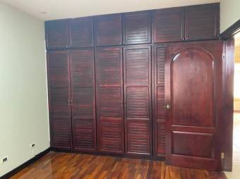 Se alquila casa para uso comercial en Hospital San José 25-1197