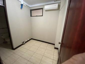 Se alquila casa para uso comercial en Hospital San José 25-1197