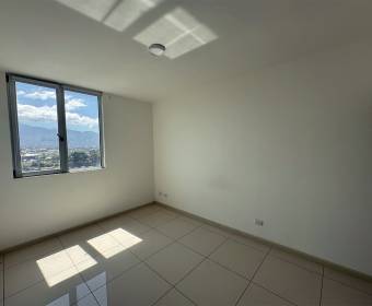 Apartamento a la venta en condominio Bambú 106 en Lagunilla de Heredia.