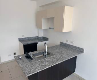 Apartamento a la venta en condominio Bambú 106 en Lagunilla de Heredia.