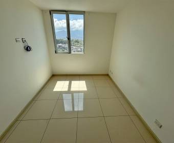 Apartamento a la venta en condominio Bambú 106 en Lagunilla de Heredia.