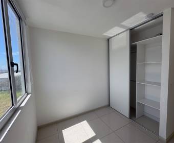 Apartamento a la venta en condominio Bambú 106 en Lagunilla de Heredia.