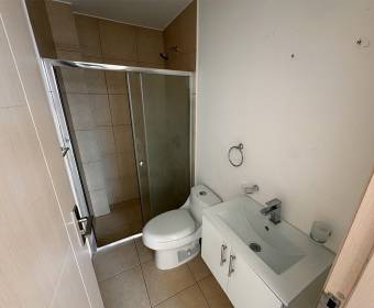 Apartamento a la venta en condominio Bambú 106 en Lagunilla de Heredia.