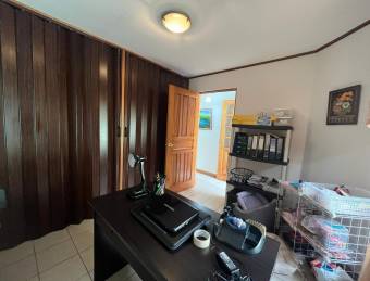 BEAUTIFUL 1 FLOOR HOUSE FOR SALE IN RESIDENTIAL SANTA ANA