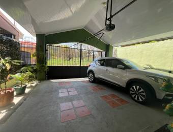 BEAUTIFUL 1 FLOOR HOUSE FOR SALE IN RESIDENTIAL SANTA ANA