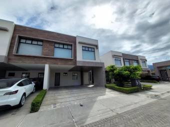 Se vende moderna casa en condominio de Pozos en Santa Ana 25-1243