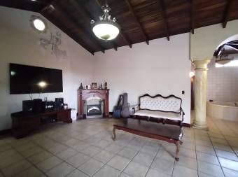 AMPLIA Y ELEGANTE CASA, PALMARES, ALAJUELA 