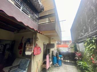 Se vende propiedad con 3 apartamentos en San Rafael Alajuela 25-198