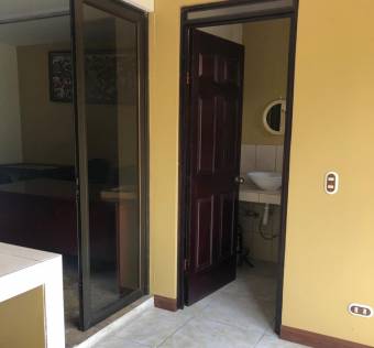 Venta de casa en Hacienda Vieja. Para Remodelacion o Desarrollo