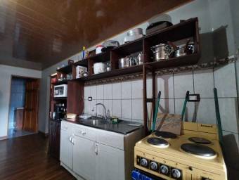 MLS-25-1104 VENTA NEGOCIO CON CASA TURRIALBA CENTRO 