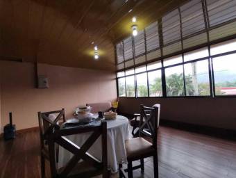 MLS-25-1104 VENTA NEGOCIO CON CASA TURRIALBA CENTRO 