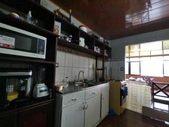 MLS-25-1104 VENTA NEGOCIO CON CASA TURRIALBA CENTRO 