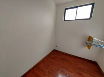 Se vende moderna casa independiente en San Vicente Heredia 25-1354