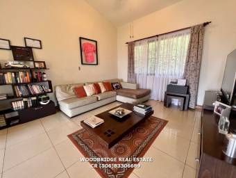 Escazu casa en alquiler en Guachipelin $3.000 /condominio con amenidades