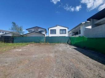 Se vende lote plano de 253m2 en condominio de San Rafael Alajuela 25-1324