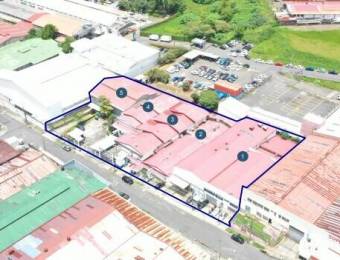 Se vende propiedad con 3 bodegas en Hospital San José 24-1348